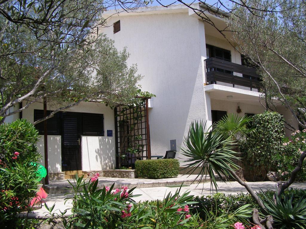 קרק Apartments Dunoti מראה חיצוני תמונה